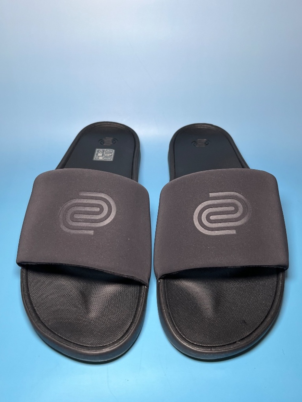 While on Earth Slide - Size 11 Men’s RETAIL $80 - Picture 2 of 5
